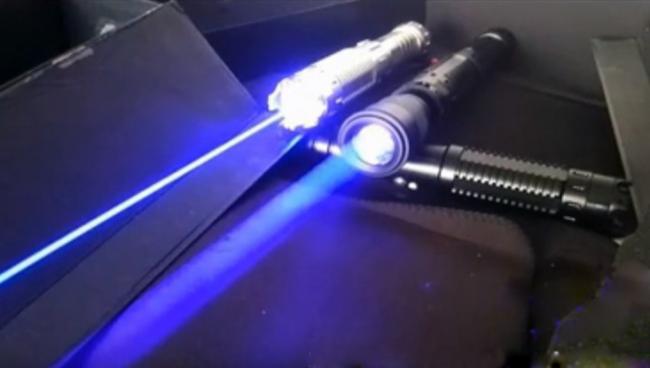 faisceau laser bleu 10X