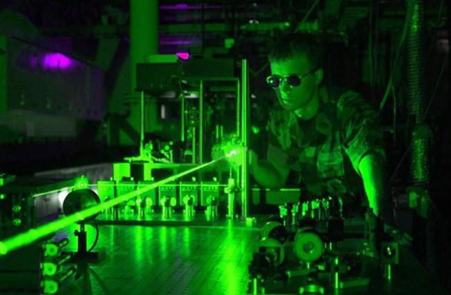 laser recherche scientifique
