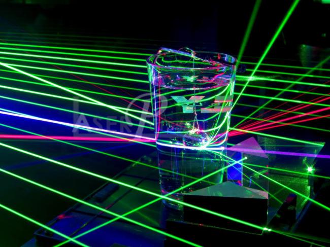 laser  10000mw vert