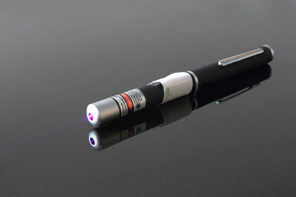 pointeur laser violet
