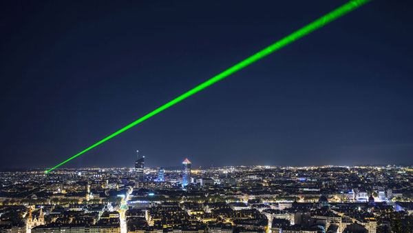 POINTEUR LASER VERT 10KM PUISSANT 1mW STYLO LONGUE PORTEE