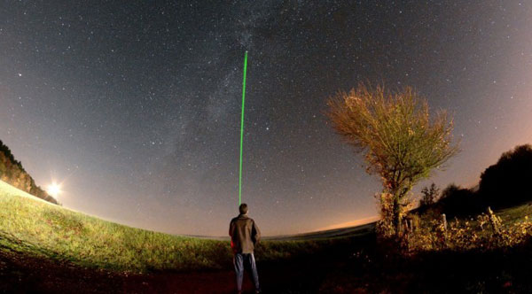 Pointeur laser astronomie