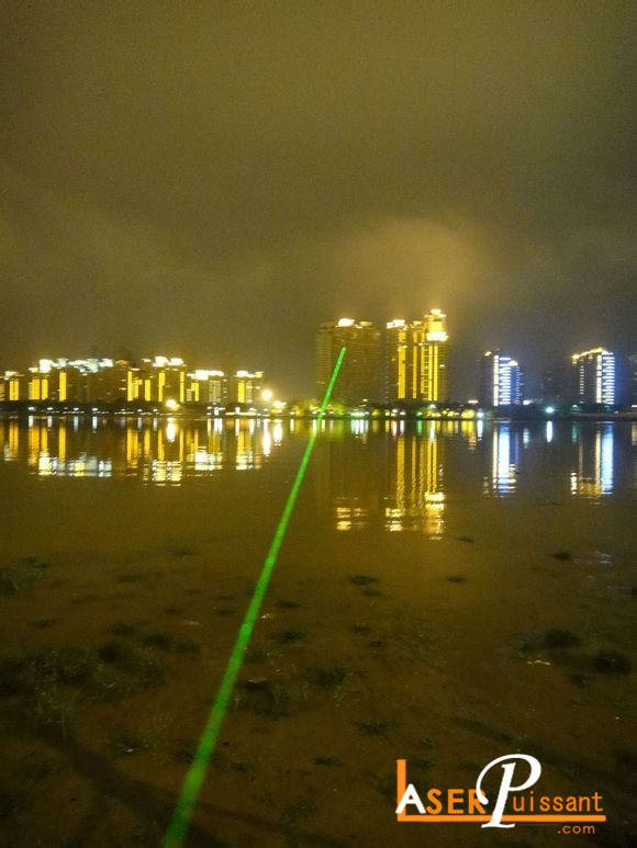 pointeur laser neuf  5000mW vert