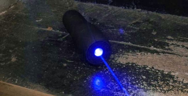 Haute Qualité Puissant Focalisable 450nm Super Blue Laser Pointeur